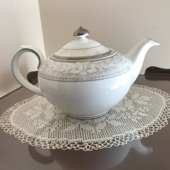 Teapot & Lid Naples Platinum by ROYAL DOULTON – RARE FIND - Picture 8 of 12